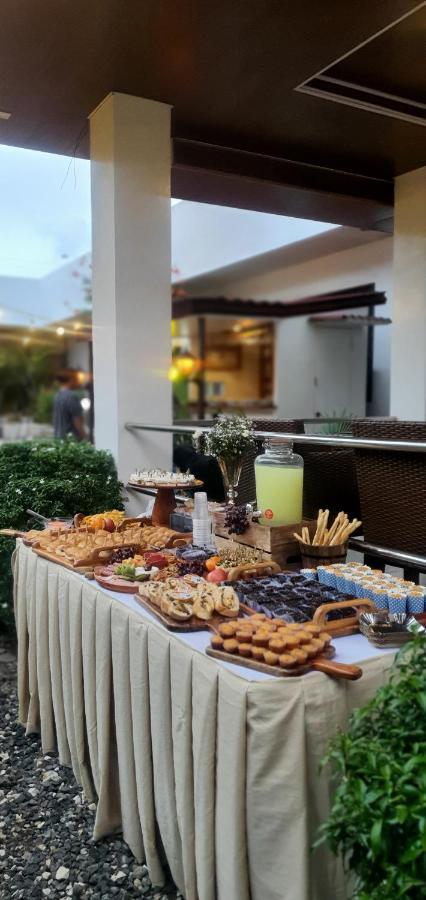A Villas Resort & Restaurant Zamboanguita  Zewnętrze zdjęcie